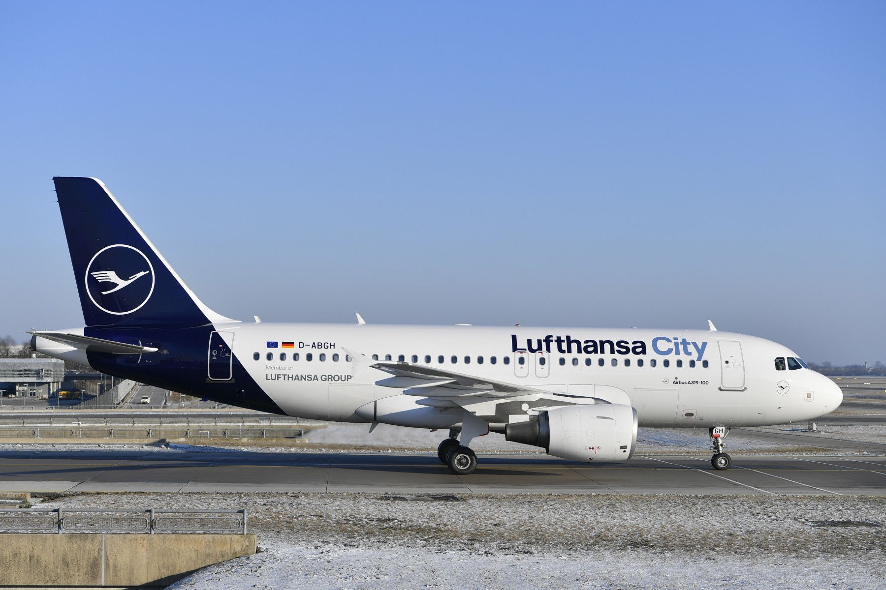 Lufthansa Airlines Chicago Office  +1-888-839-0502